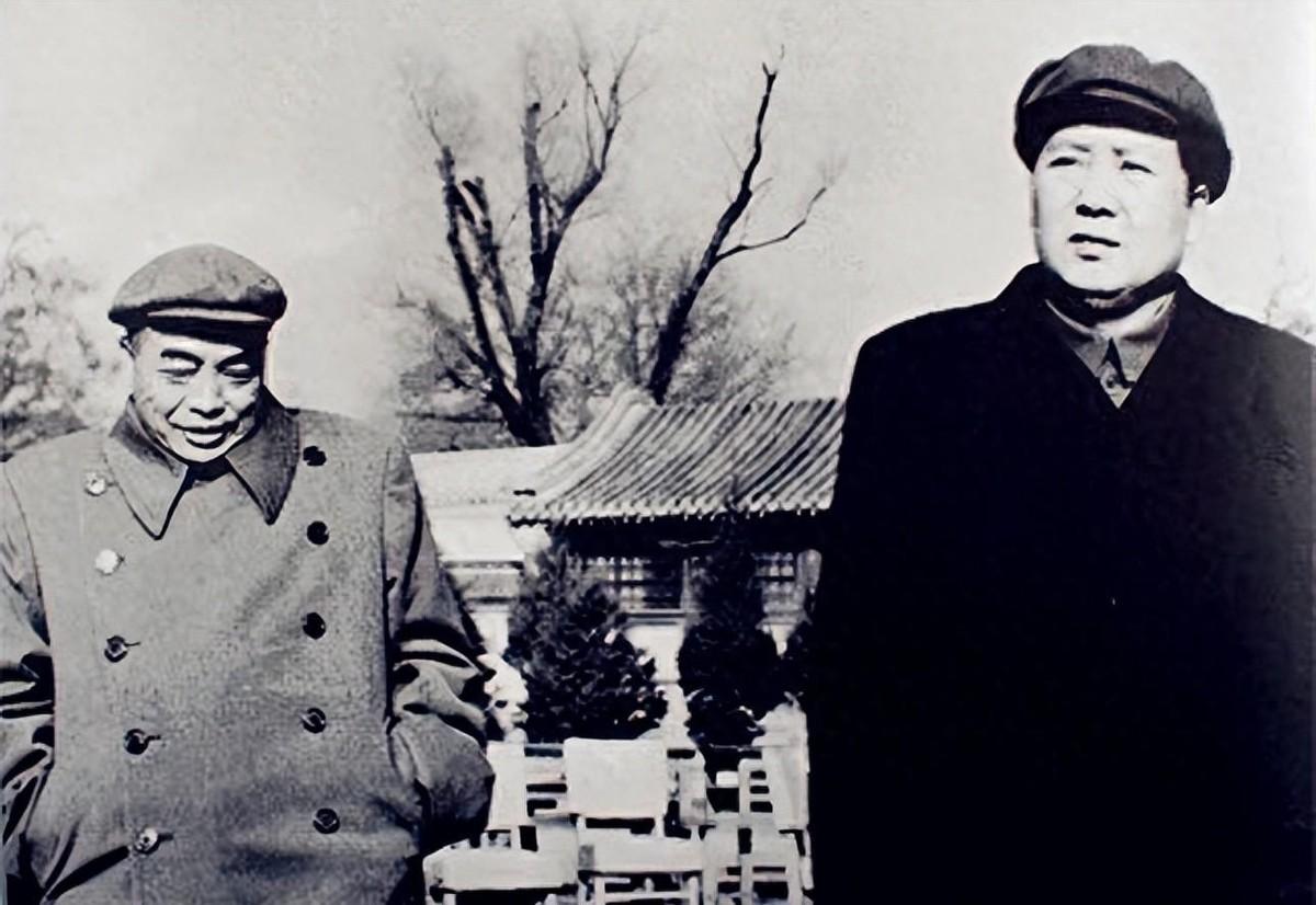 彭老总也曾忍不住问毛泽东：你没上过军校，打起仗来为何用兵如神“润之兄，你当真