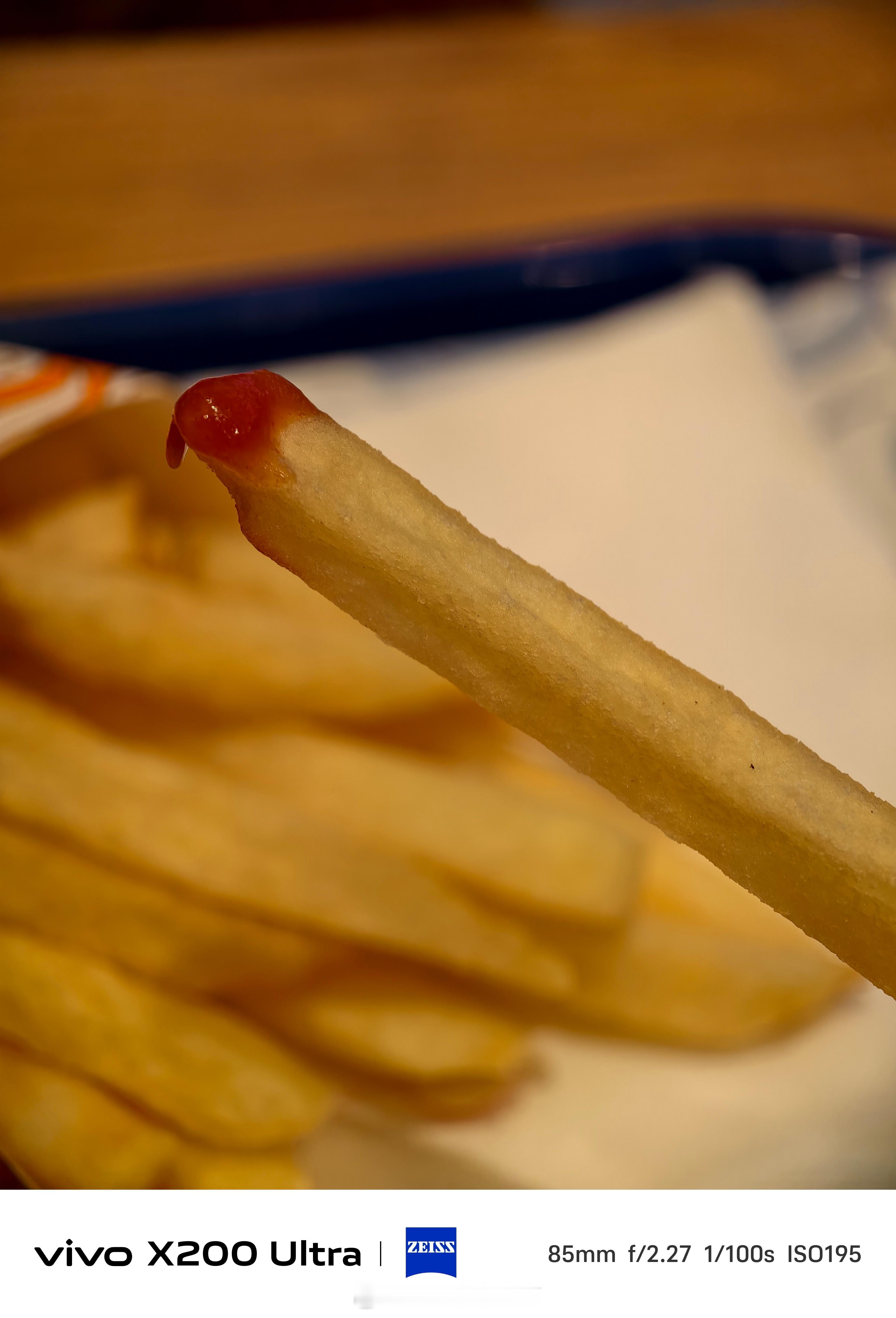 晚安朋友们，薯条🍟我最喜欢汉堡王，最不喜欢肯德基，你呢？​​​