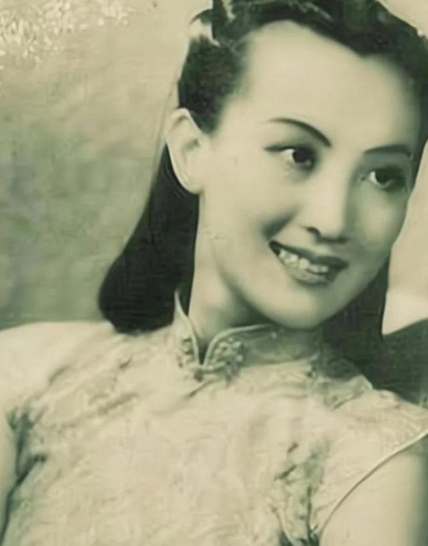 1929年，吴佩孚家的丫鬟翠香才十几岁，就怀了老爷的孩子。吴夫人竟然将她推倒在地