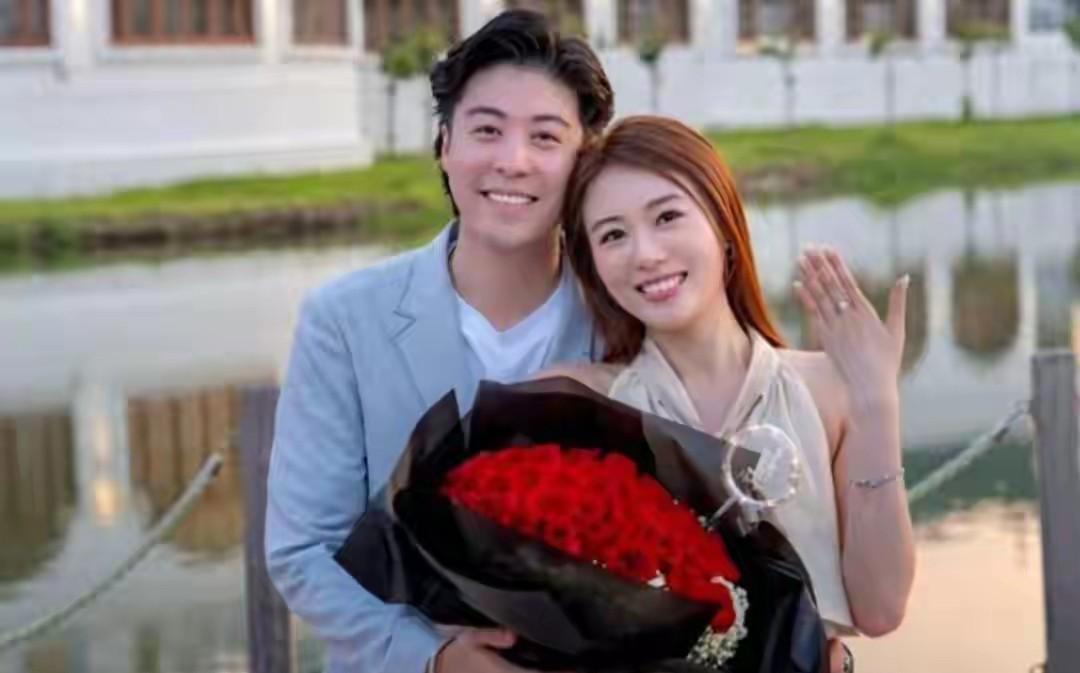 九月首日的热搜真的给我整笑了，“王菲订婚”四个大字直接炸榜，守了锋菲CP十几年的