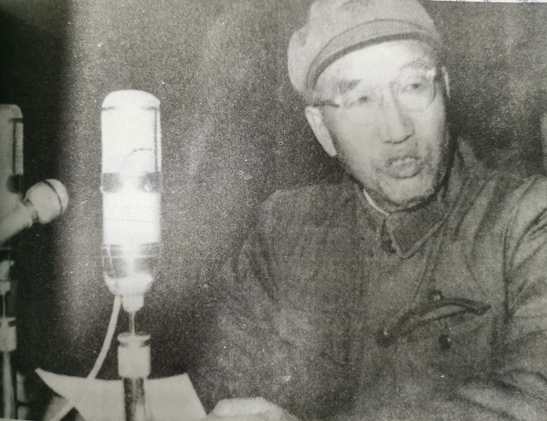1948年9月，徐向前来到西柏坡参加中央会议，结合山西战场形势在会上发言。当讲到