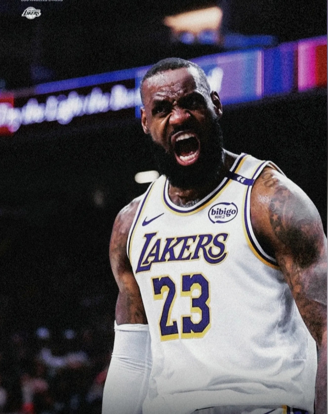 看了勇士的球，湖人是幸运的。老詹退了或者回骑士，不管怎么样，湖人还是个季后赛级