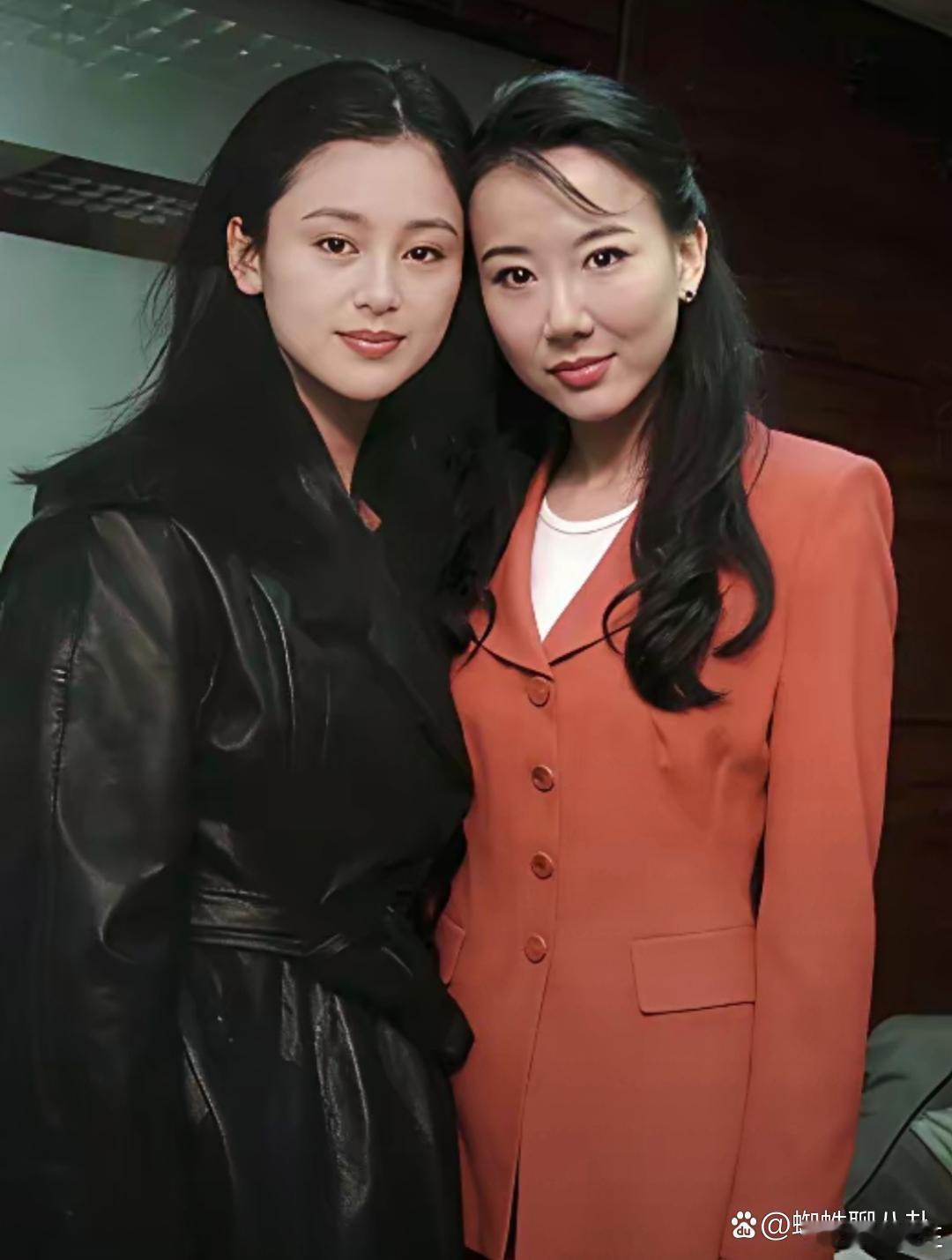 1995年陈红和萧蔷的合照。