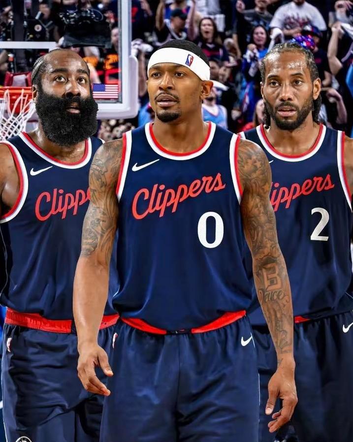 由比尔身上就发现问题，不能从弱队交易球员快船在揭幕战中让摆烂的爵士一顿胖揍，让