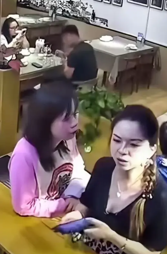 “无理取闹了！”云南丽江，有一名女子请几个朋友到当地一家高档粤菜馆吃饭，在点餐的