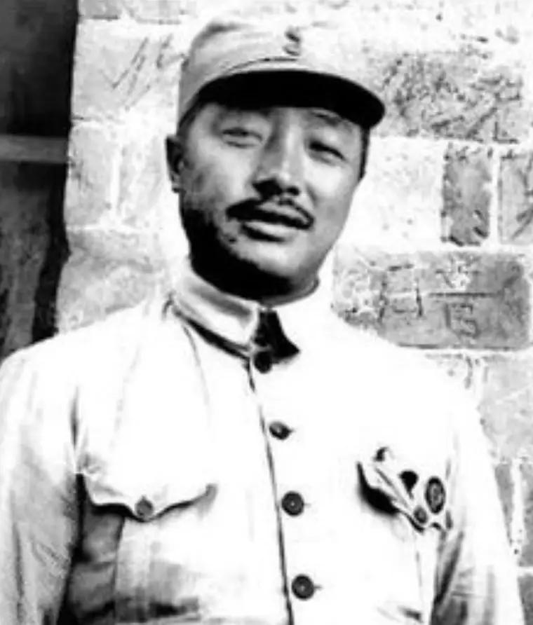 刘伯承的骑兵排覆没，贺龙决定枪毙爱将，爱将：让老子死在战场上1931年4月，红