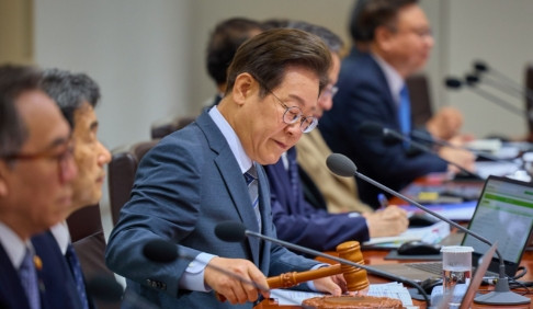 掌权一月压前任！李在明支持率稳站60%，尹锡悦惨变“最佳陪衬”？​​