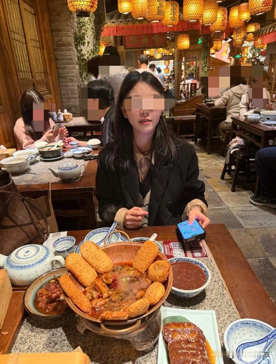 我们小区有个女的，前段时间去相了个亲，给男方提了3个要求，有房有车，彩礼50万，