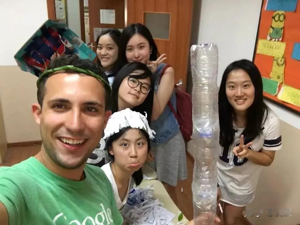 刚看完Nature那份博士幸福指数，中国垫底，巴西第一。第一反应是愤怒，觉得