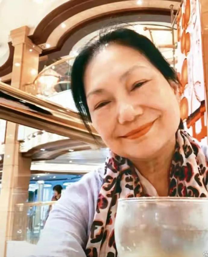 s妈黄春梅终于出来回应珠宝问题了！S妈黄春梅最近的回应，真是让人大跌眼镜