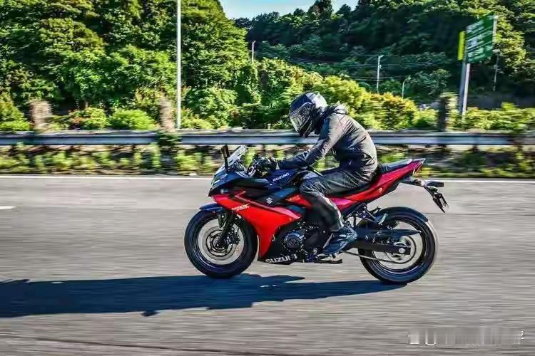 🏍️2026年摩托上高速核心规则：13省（浙江、江苏、四川、陕西等）全线禁行