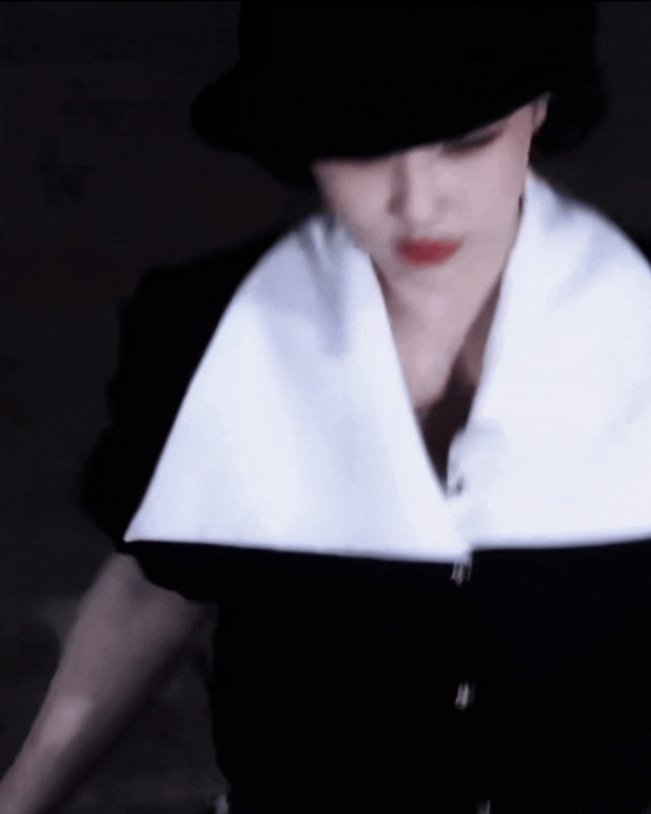 白鹿这张动图我看了一万倍，随性洒脱劲儿劲儿的！昨天民国留洋大小姐真是太出圈了，我