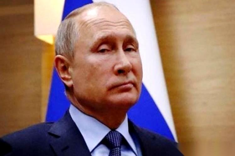 两场烧钱的硬仗，最后都卡在了一个词上：赔偿。乌克兰那边，仗打成了绞肉机。基辅的