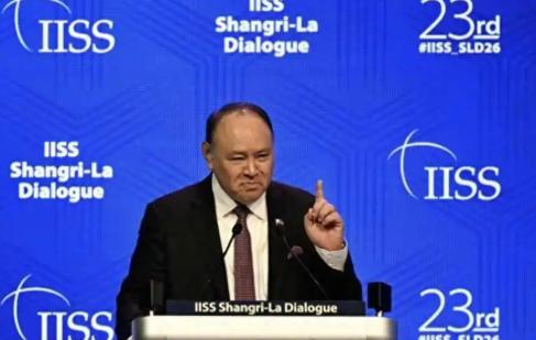 地震来了，陷入绝境才知道后悔！菲律宾防长之前当众说坏话抹黑邻居，现在国家缺物资、