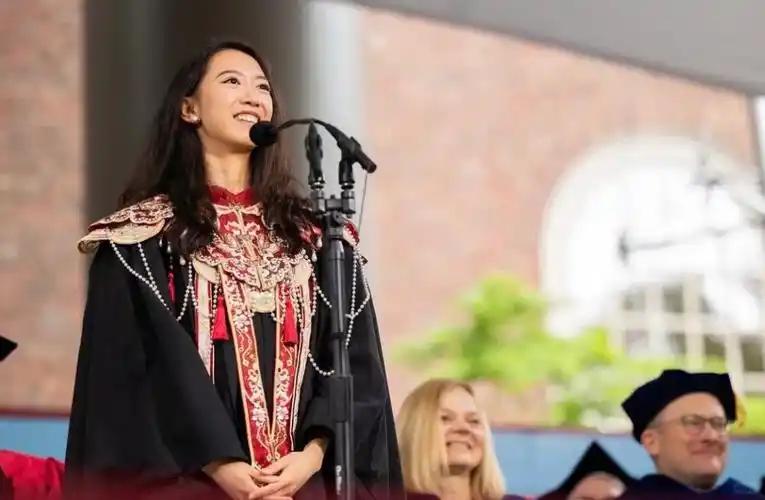 *美国不要的，中国也坚决不要！美国哈佛大学毕业典礼上，中国留学生蒋雨融曾经代表毕