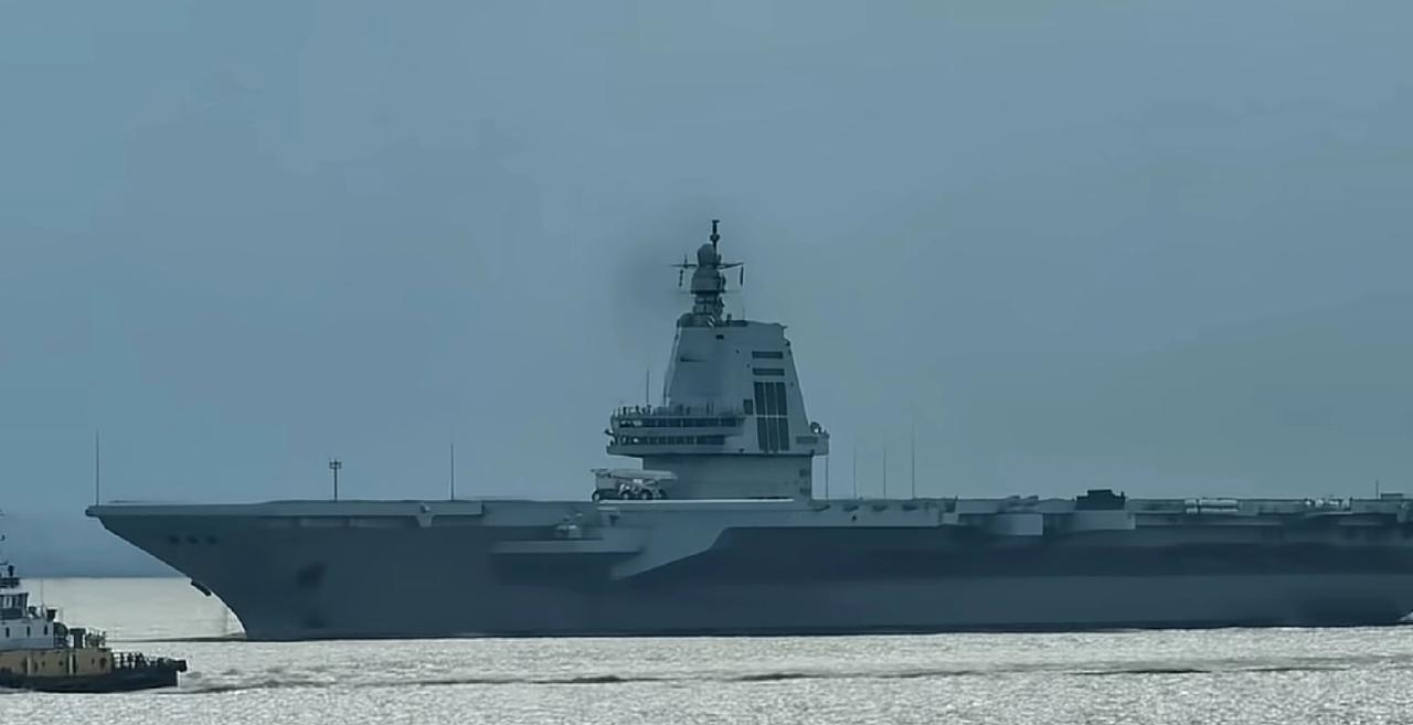 福建舰在9月10日的出海引人关注，出海后福建舰向南转向，一路南下，并且并没有看到