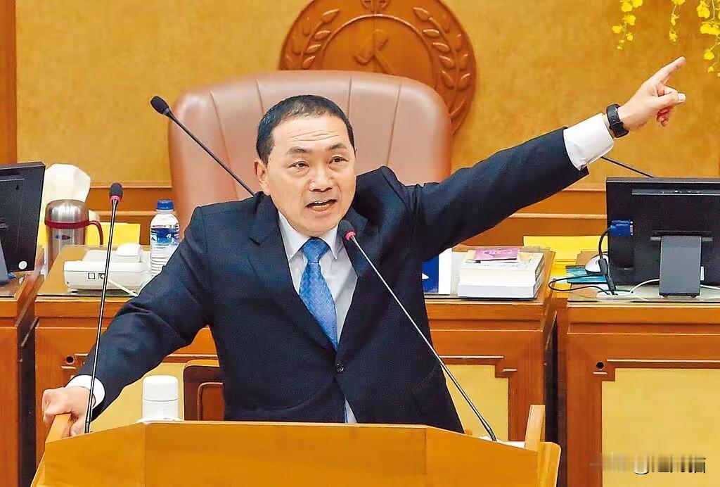 侯友谊“避A扯C”太心虚！国民党的“中国人”身份，何时成了不能说的秘密？新