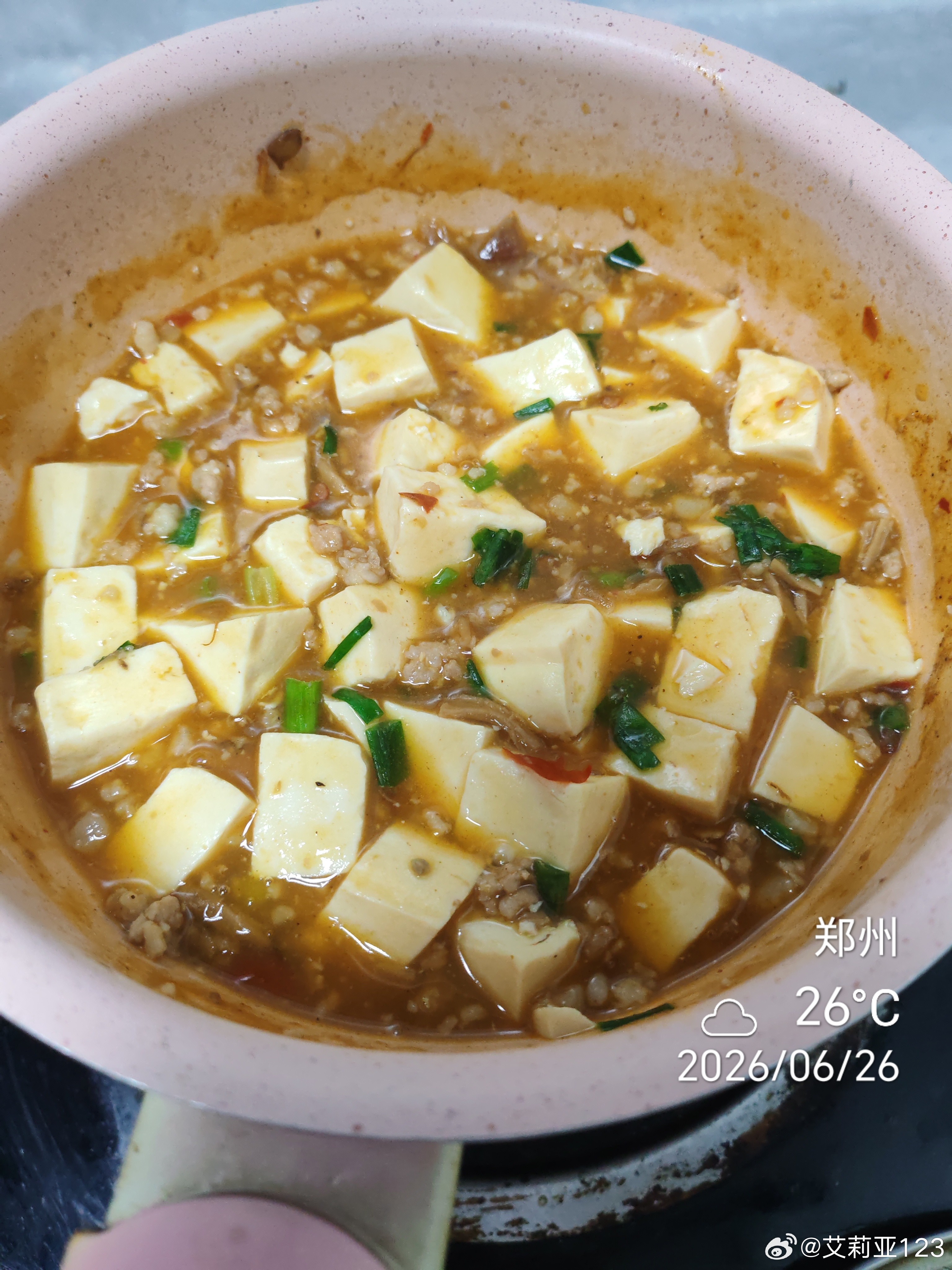 简单吃点，麻婆豆腐+剩米饭+拌黄瓜小律师做美食
