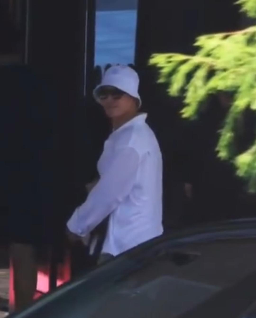 《现在就出发4》阵容基本确定，沈腾、范丞丞、黄景瑜等常驻嘉宾已经飞往三亚，其他嘉