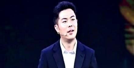 这剧本我熟啊。寒门小子想往上爬，入赘茶叶大亨家娶了残疾闺女，这套路在网文里都快