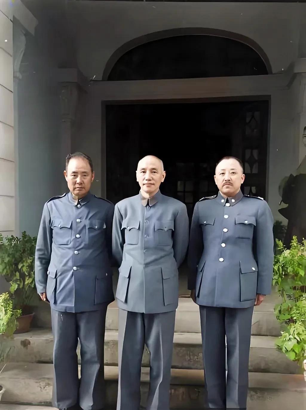 这才是蒋中正的真实相貌，大家看看吧！这可不是演员扮演的，而是货真价实的历史珍品，