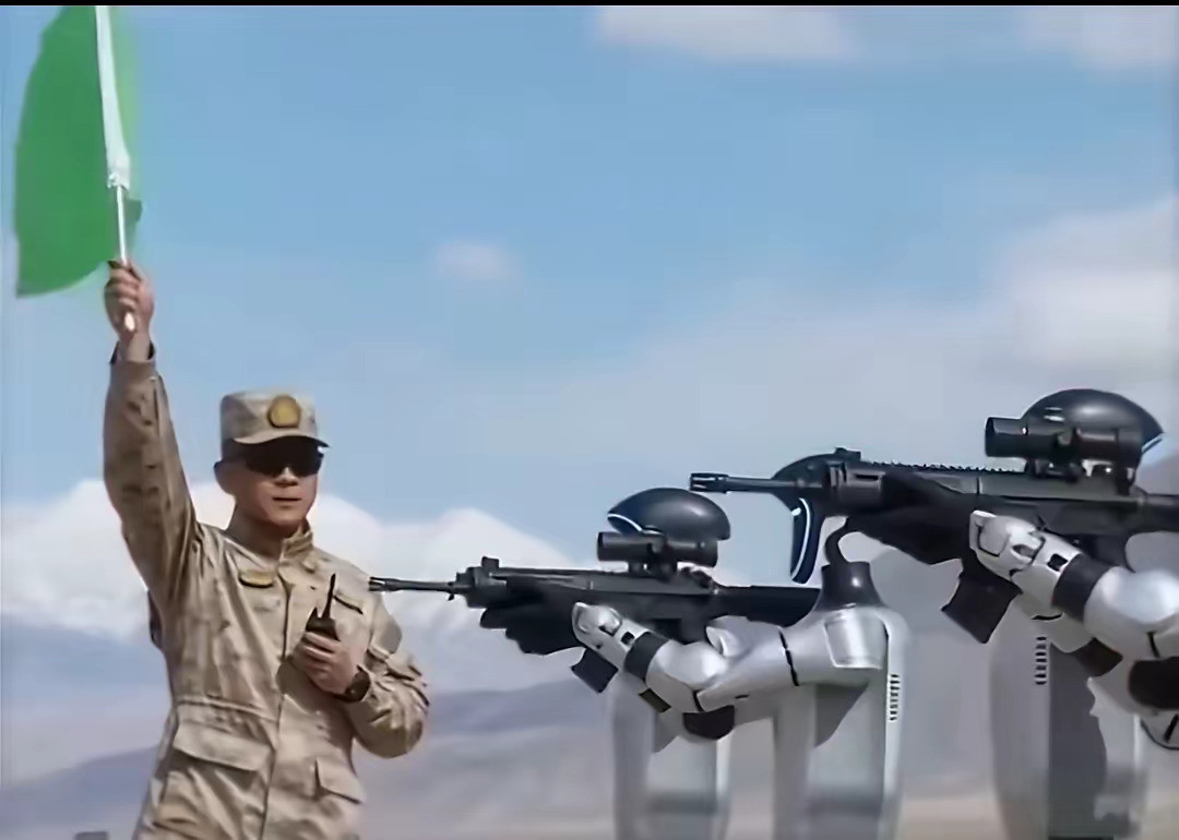 机器人要是真扛着枪跑起来，那场面可太颠覆了。不过真到了战场上，无人机扔炸弹，机器