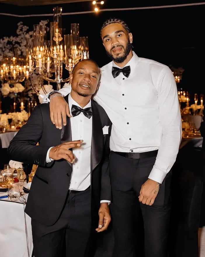 近日，凯尔特人球员杰森-塔图姆与前凯尔特人球员<em>以赛亚</em>-<em>托马斯</em>一同参加布拉德利-比