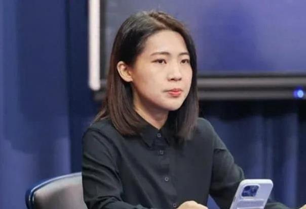 徐巧芯可以放心了，吴子嘉拍胸脯保证：有他在，徐巧芯不会被罢免！并呛曹兴诚：若输了