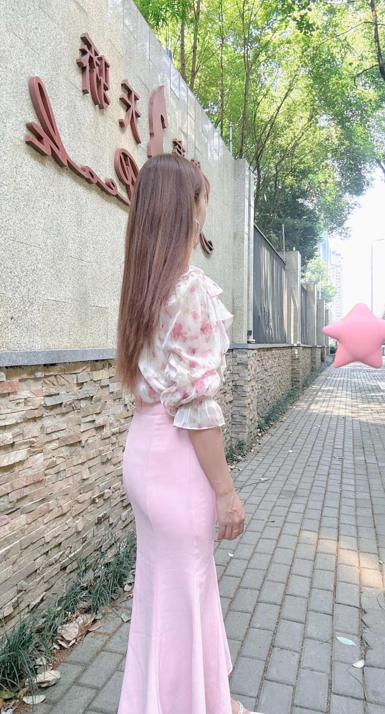 从前总喜欢纠结对错，执着于人情冷暖，在意别人的眼光，放不下得不到的，舍不得已经失