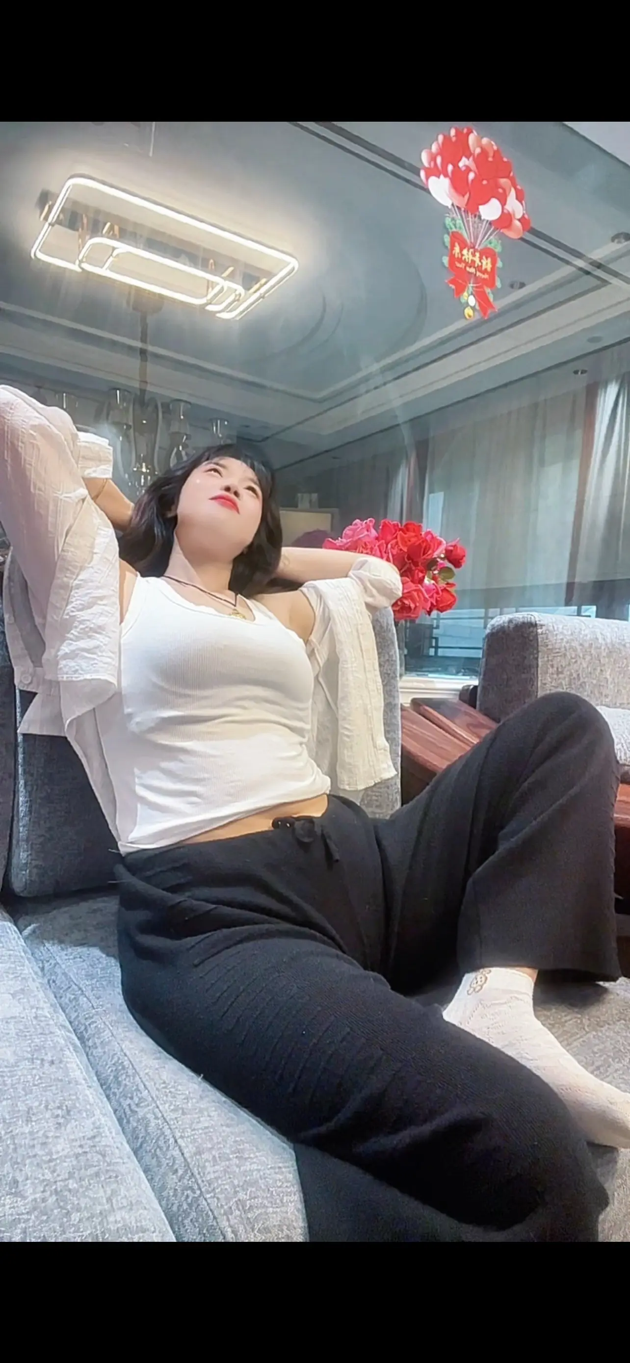 一辈子很短，来不及细算，不知不觉丢了童年，悄无声息没了青春，莫明奇妙到...