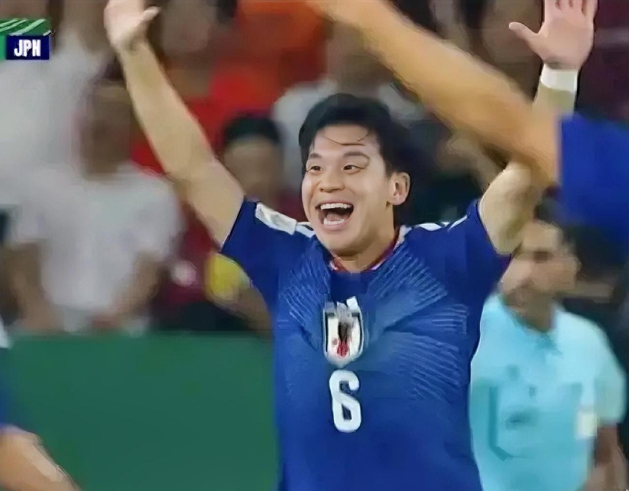 小仓幸成，19岁梅开二度打懵国足日本足球的可怕，不止青训！还在于小仓幸成，竟