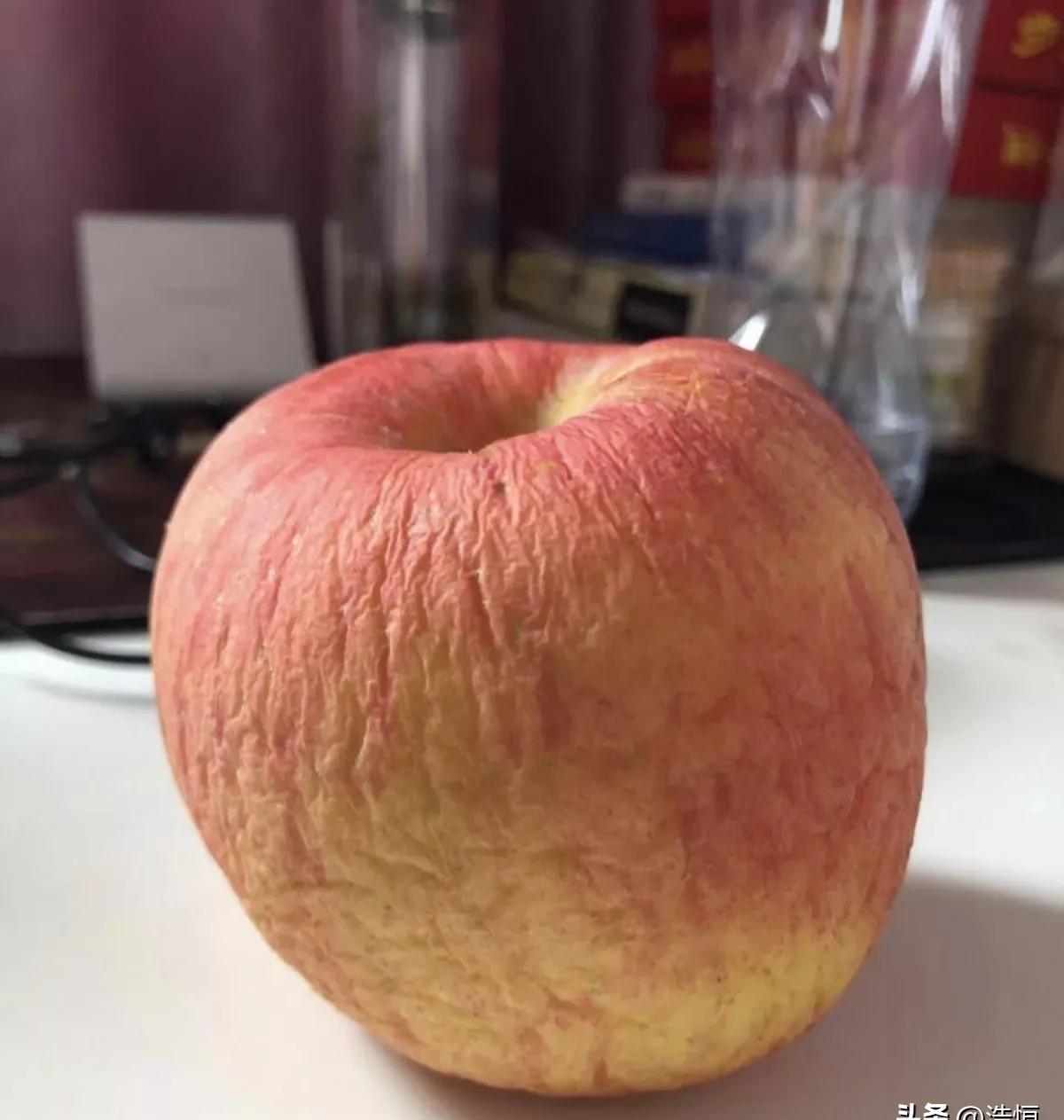 广西人一年吃不到一个苹果不是买不起，是压根不想买广西水果摊像开盲盒荔