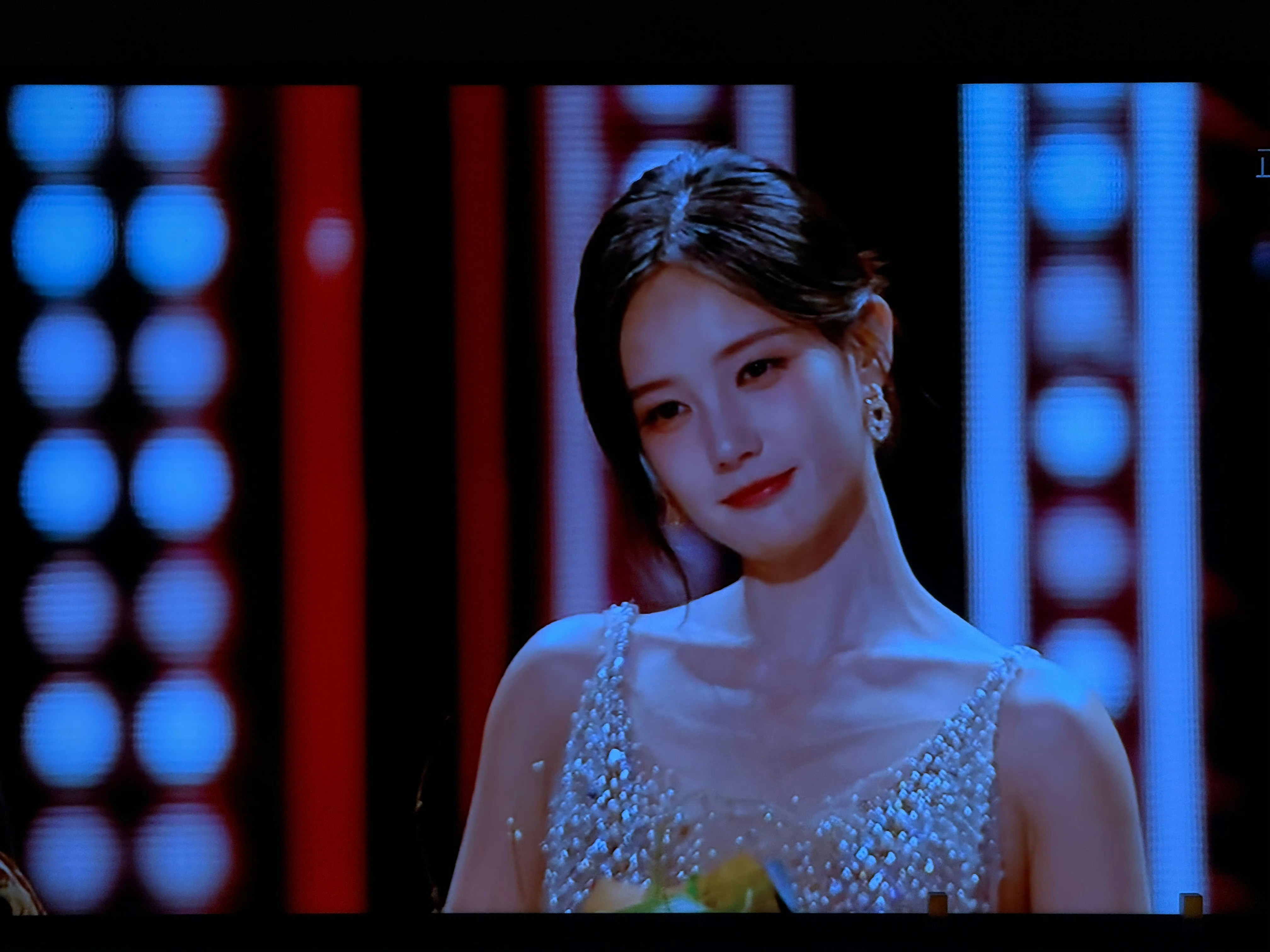 李一桐领奖哭了看到李一桐领奖哭了，真的是让人觉得很有感触了呀，其实我们姐姐在