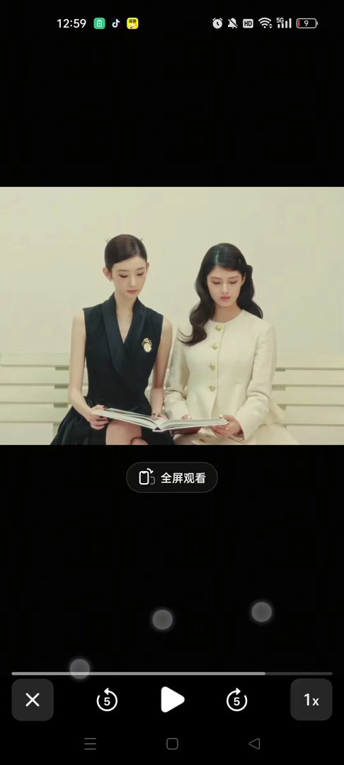 艾米张艺凡同框，谁更亮眼？