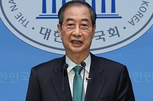 求刑15年！韩德洙再被起诉，韩国检方追责多名前官员，戒严案审理将宣判。就