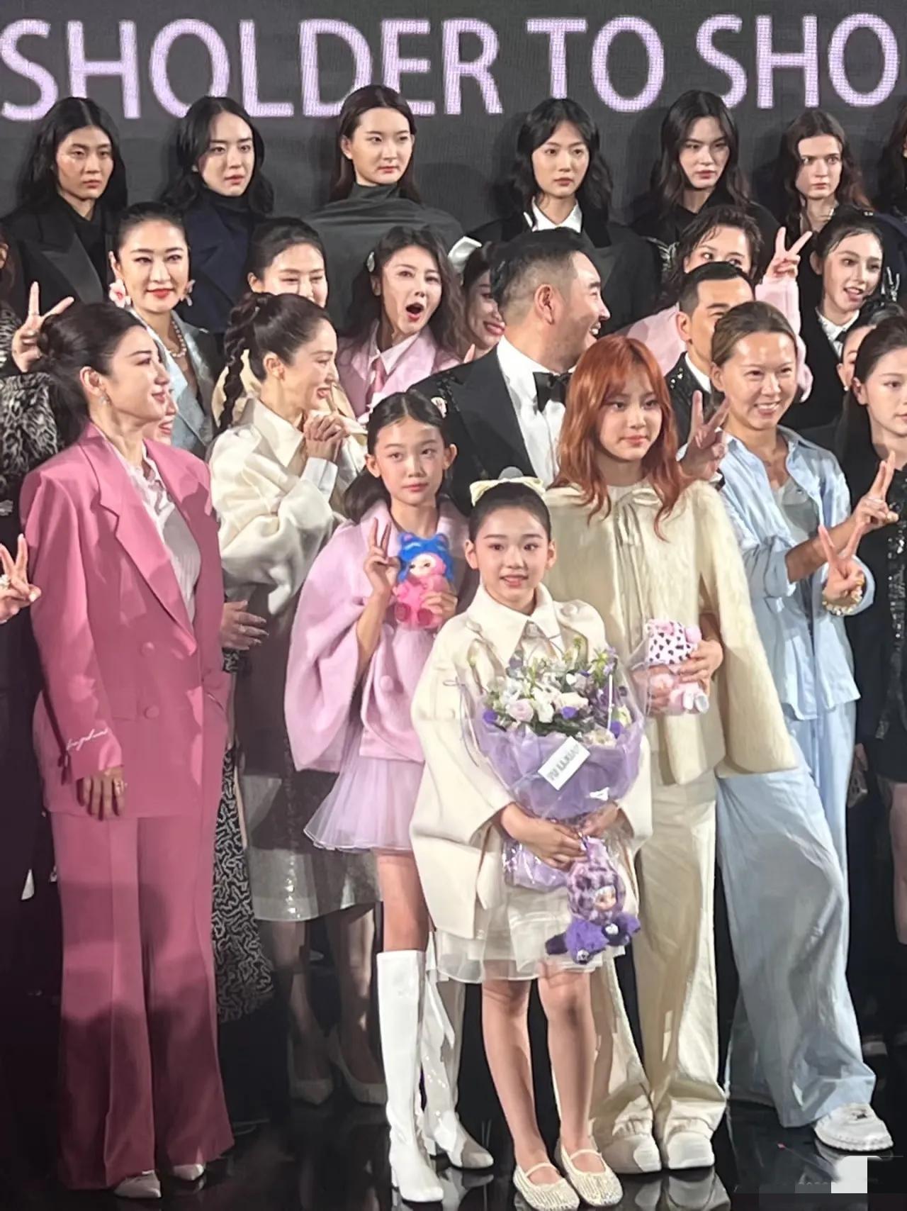 黄奕这次不得急死啊！女儿都没办法出道走秀了，她终为自己的口无遮拦付出了代价~