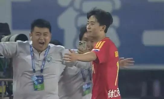 苏超变天！去年三强集体翻车，南通球迷今晚睡不着了爆冷之夜！苏超刚战两轮，格局