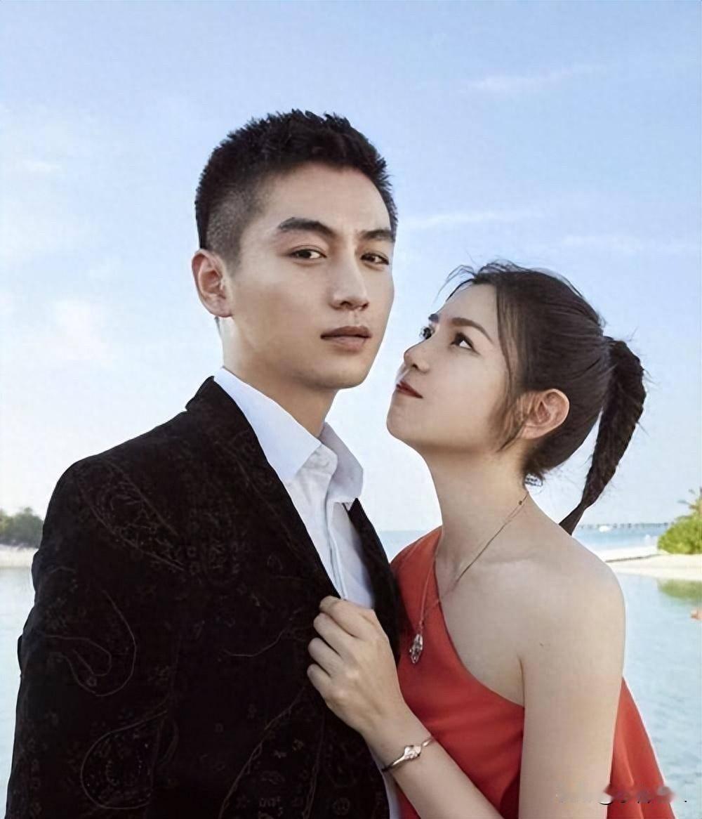 陈晓估计没想到会有这一天陈妍希虽然当年是“国民初恋”，但现在回头看，