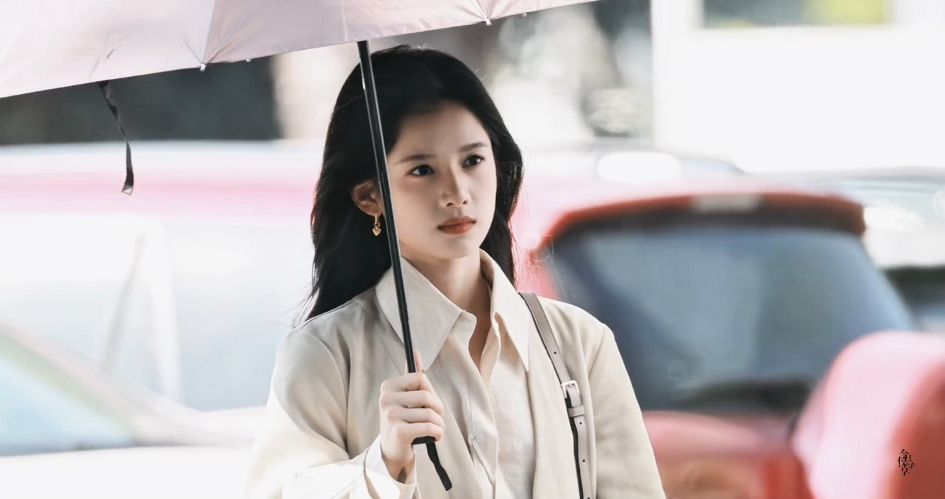 张婧仪又在随时随地演电影🎦