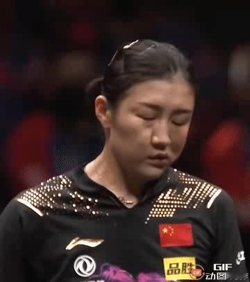 谁把陈梦的表情弄得如此丑陋，好歹人家也是两届奥运会女单冠军。现在她退役给年轻人