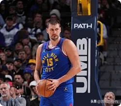 随着约基奇狂砍44分、哈登轰出55分，NBA得分榜前10变成:10、哈登，3