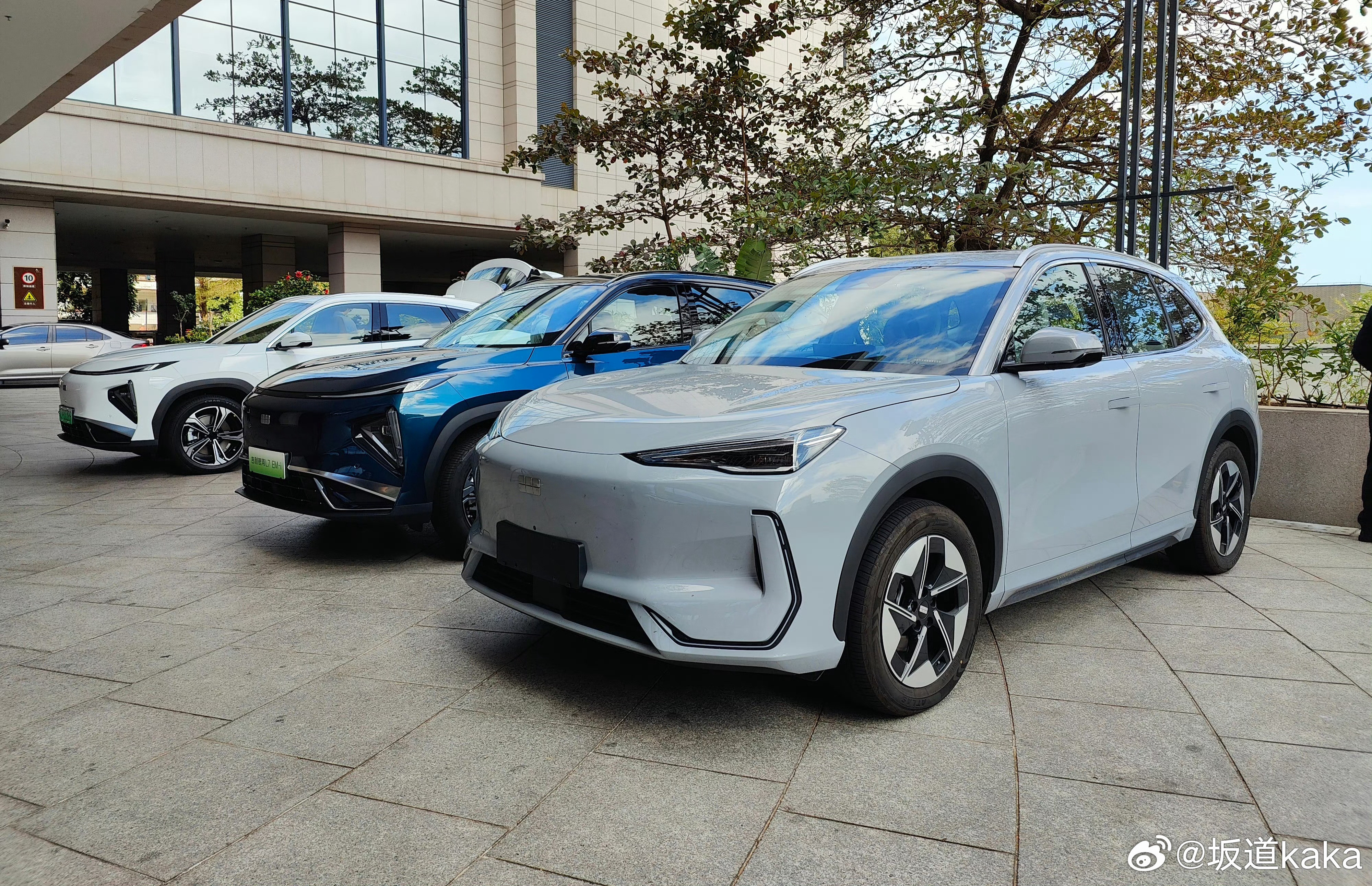 评了几句欣旺达和威睿，昨天就看到有人说我黑吉利，你们认真的？我坂道kaka，黑吉