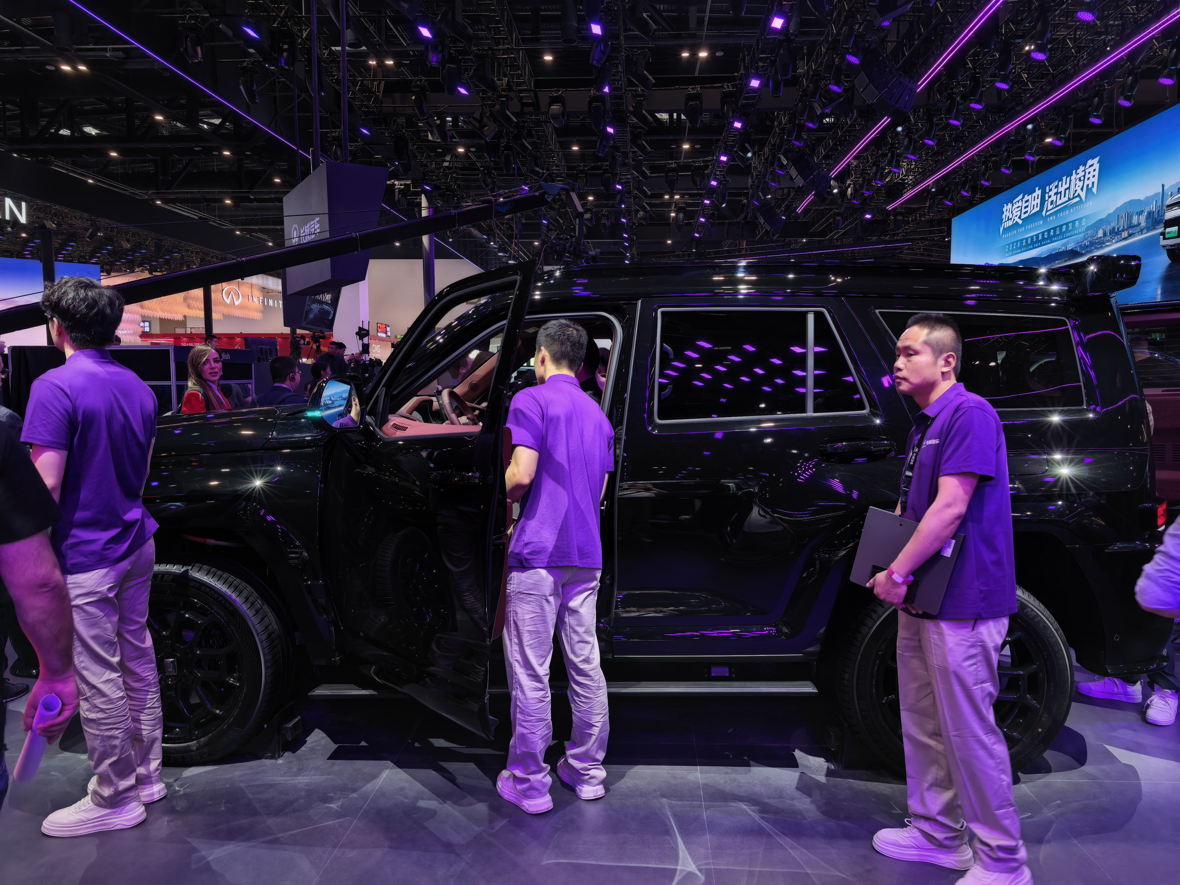 北京车展长城展台怎么这么大？展台直接把哈弗、坦克、魏牌这些全拉一块了，包了半个馆