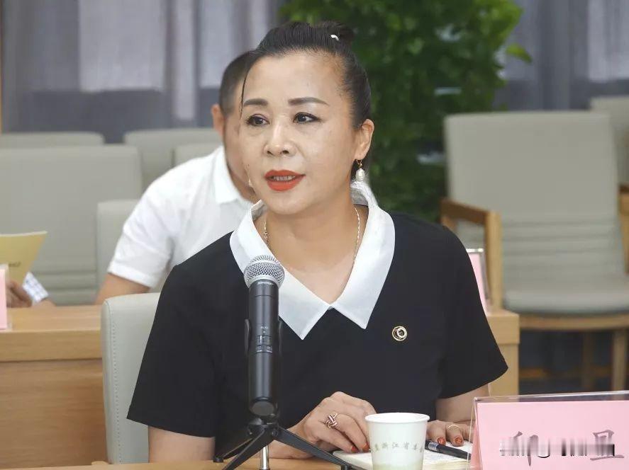 【外国的墨水一定比中国的黑】在剑桥大学喝着洋墨水毕业的邱昱博士说：中国女性嫁给尼