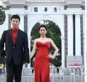 有人说张雪峰与李丽箐生前已离婚六年，他们育有一个女儿，名叫张姩涵。张雪峰曾于20