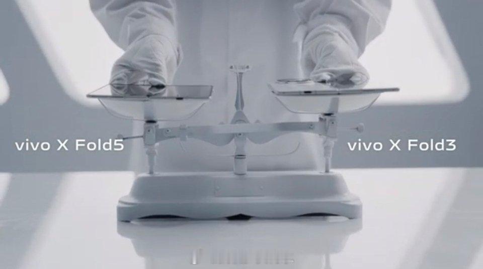 当你以为vivoXFold3219克足够轻薄时，蓝厂又带着更轻薄的vivo