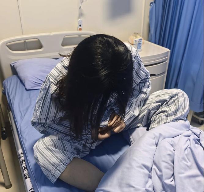 村里一姑娘准备捐肾救父亲，手术前才知道，家里两套总价160多万的拆迁房早就全部过