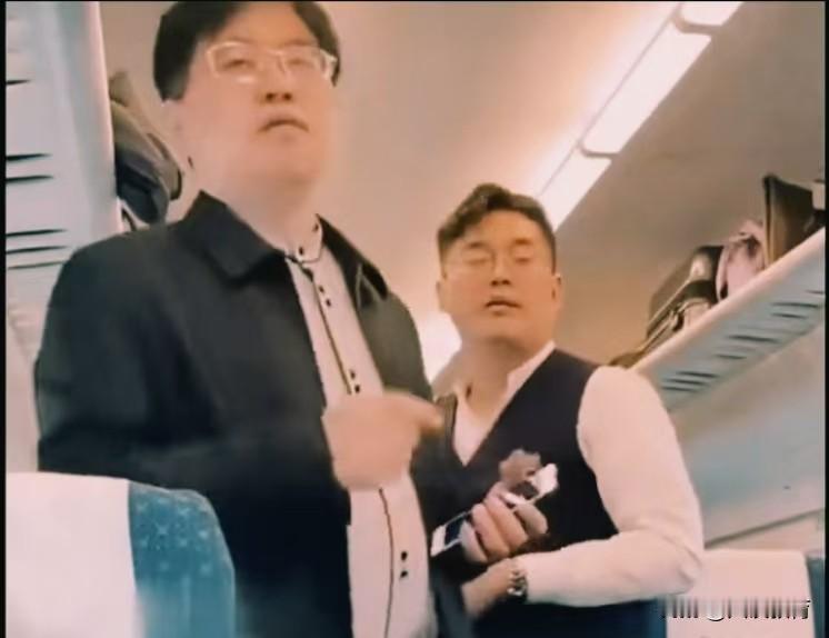 还记得高铁上“耍官威”的那位仁兄吗？我们貌似欠了他一声道歉。我们再来还原一下