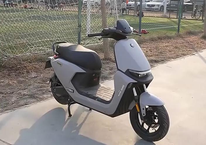 再穷也别买！3000元内不要选九号、小牛电动车我前后骑过3辆电动车，从