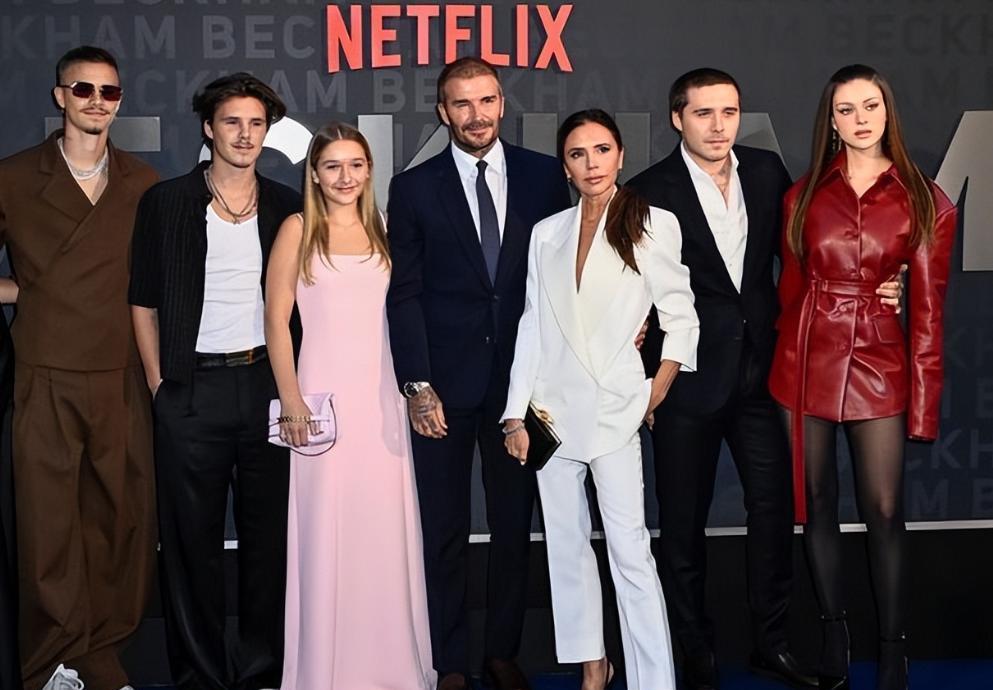 啃老24年，他终于掀了贝克汉姆家的桌子。布鲁克林，这个名字就是诅咒。父母送他